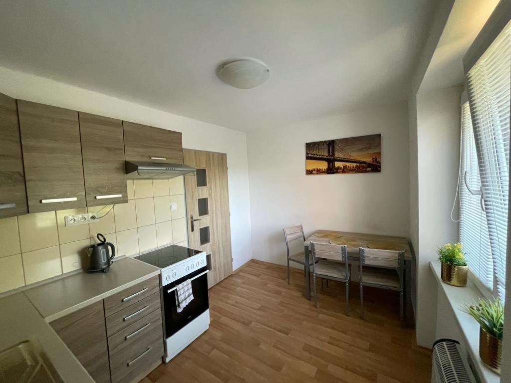 Apartmany - Skolni Chomutov Εξωτερικό φωτογραφία