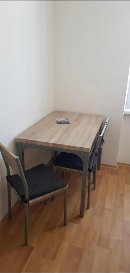 Apartmany - Skolni Chomutov Εξωτερικό φωτογραφία