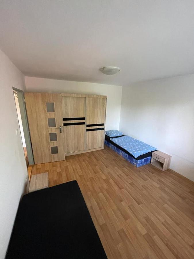 Apartmany - Skolni Chomutov Εξωτερικό φωτογραφία