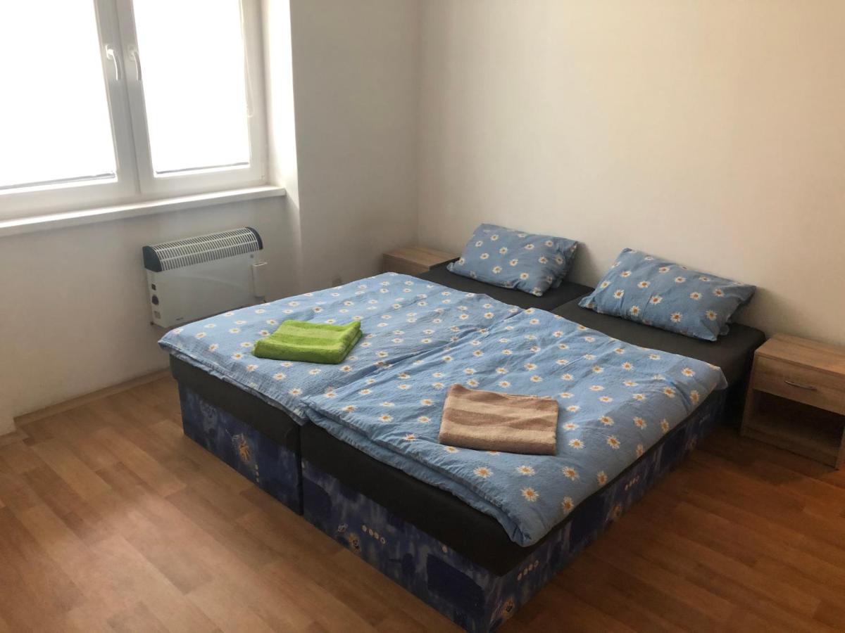 Apartmany - Skolni Chomutov Εξωτερικό φωτογραφία
